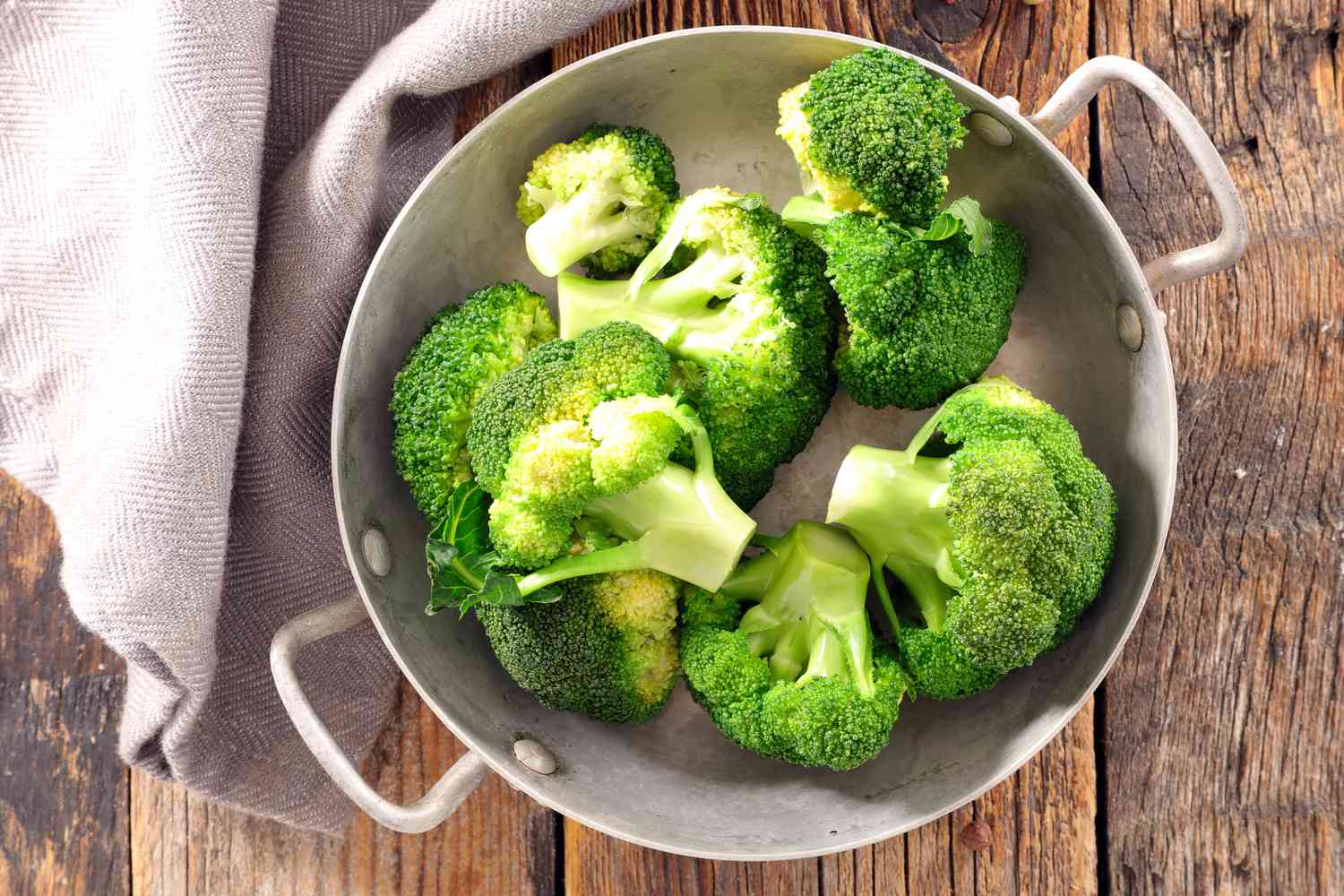 ingredient-add-to-broccoli-superfood-891450786-6c76c4c25c774a0499881b444dfa4228.jpg